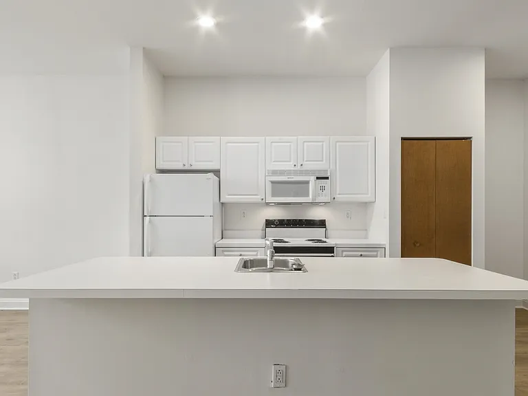 1300 Chestnut Street — Photo 13