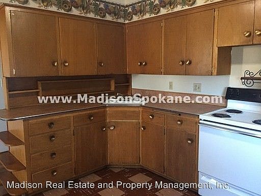 3rd image of 1521 W 8th Ave