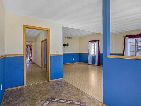 2nd image of 211 Warren Street