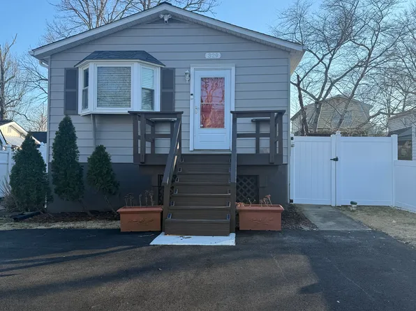 329 Fairmount Dr, Edgewater, MD 21037