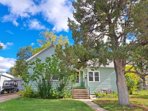 528 Shelton St, Chadron, NE 69337