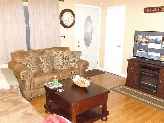 2nd image of 378 Travis Dr