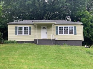 1131 Burbank Cir, Marietta, GA 30062