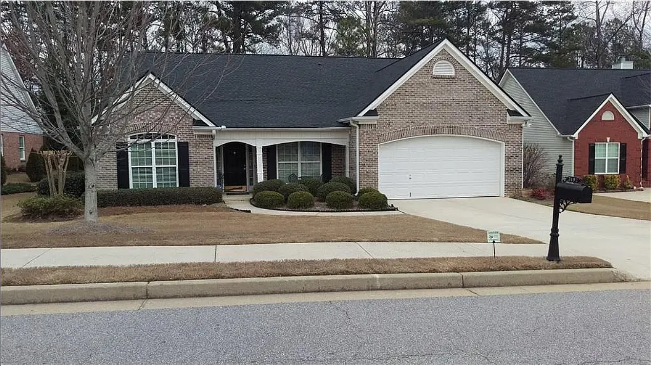 4 bed, 2394 sqft, $2,599 — Photo 1