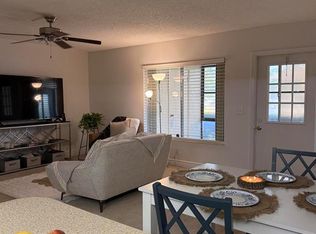 307 Knotty Pine Cir APT D-1, Greenacres, FL 33463