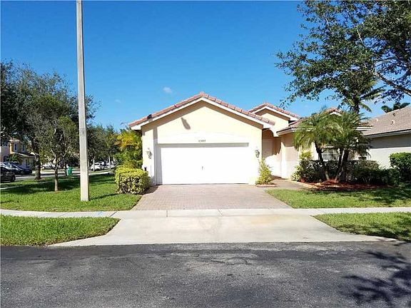 5th image of 13885 SW 31st St