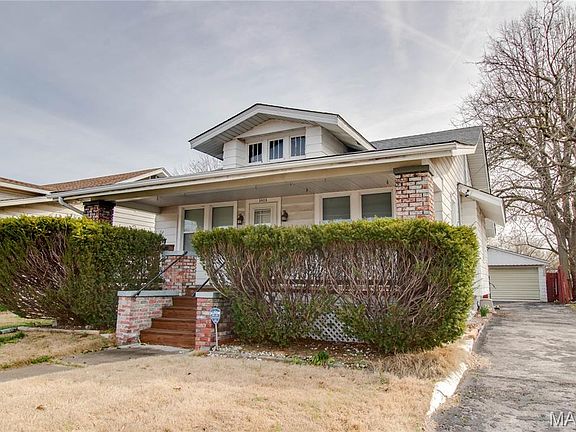 3rd image of 1913 State St