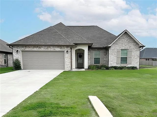 204 Cypress Bnd — Photo 2