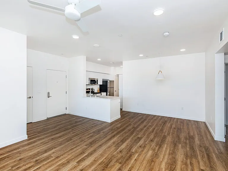 Mossdale Landing - Brand New Apartment Homes — Photo 15