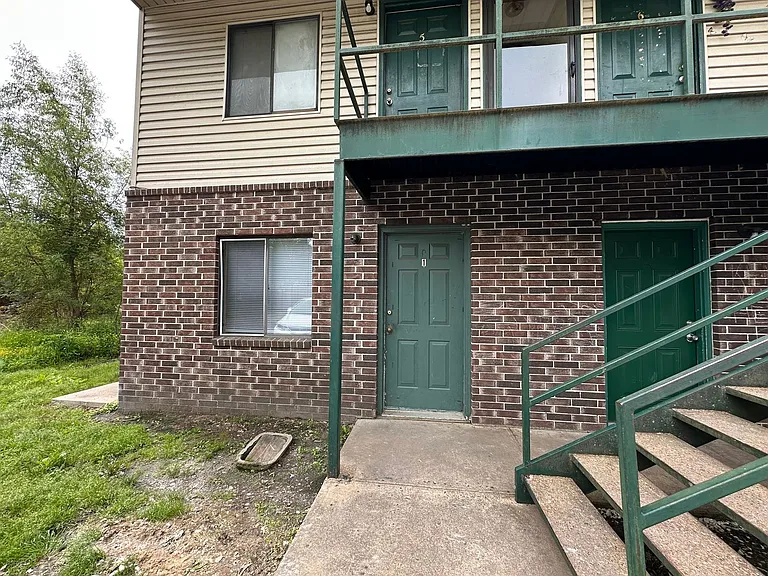 1200 E East St — Photo 1