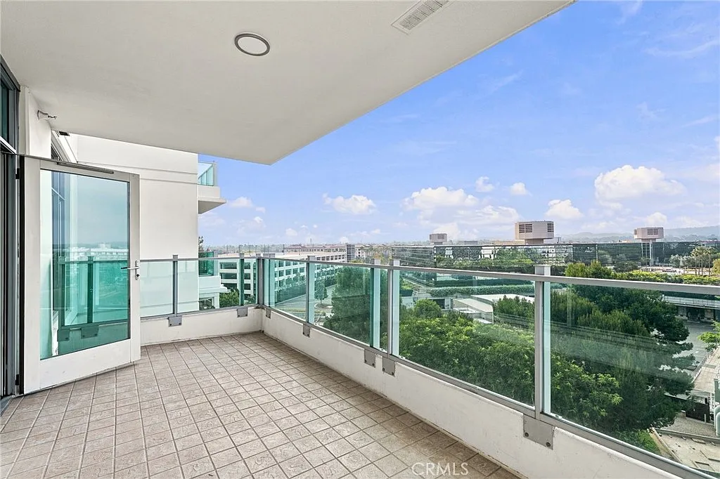 2 bed, 1249 sqft, $5,500 — Photo 1