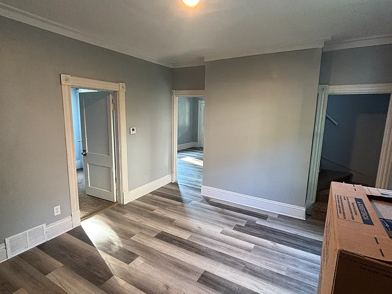 315 Van St — Photo 3