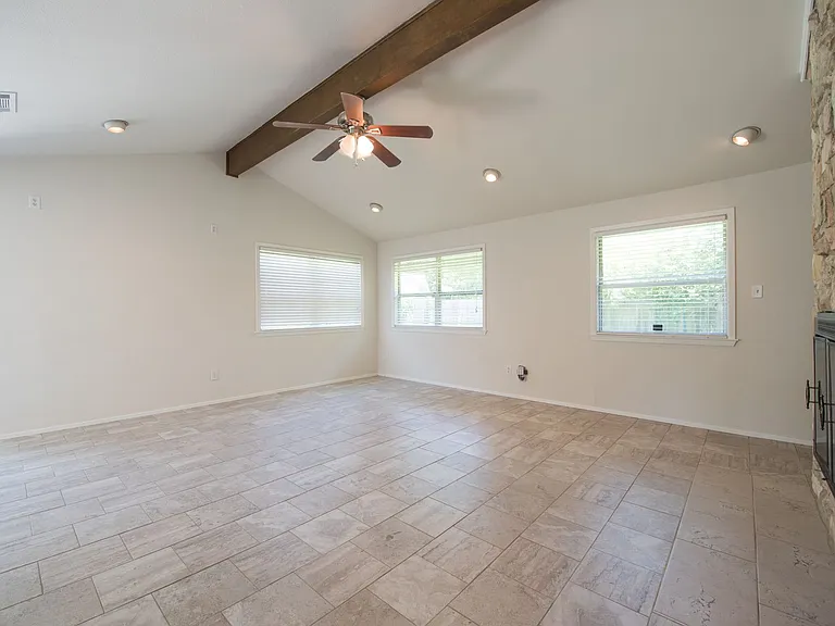 2902 Silverleaf Dr — Photo 11