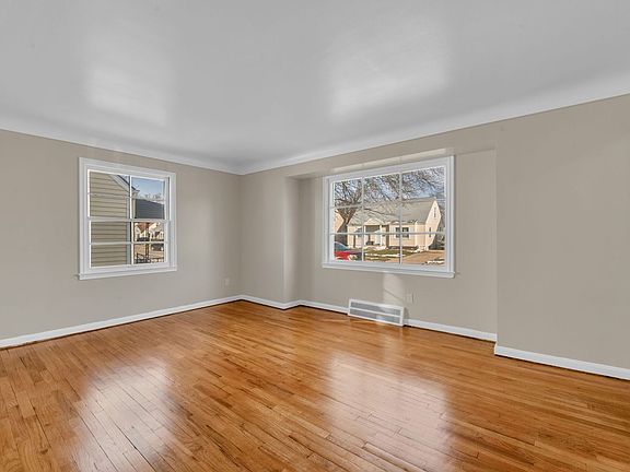 5th image of 25711 Fortuna St