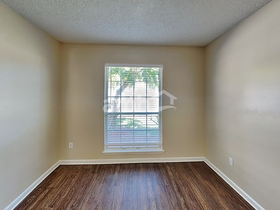5th image of 2949 Biloxi Trl