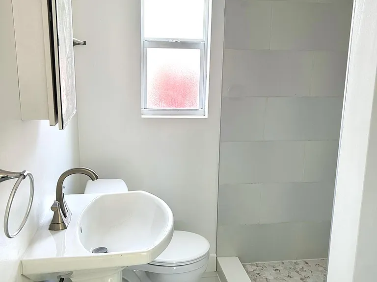 1015 S K St — Photo 6