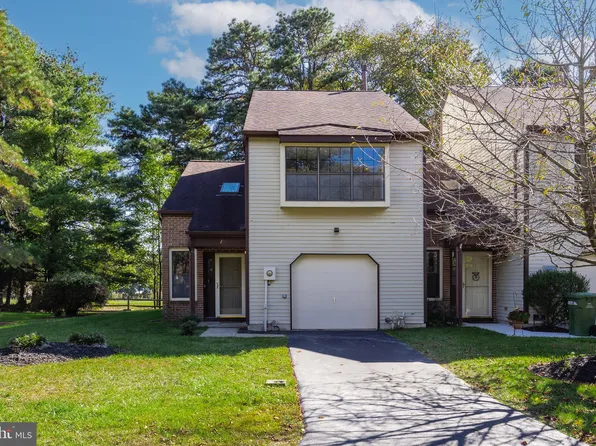 25 Augusta Ct, Marlton, NJ 08053