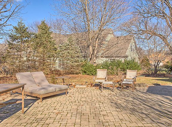 5th image of 807 E Deer Run Dr