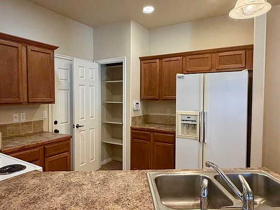 3rd image of 40 Mangum Cir Unit 8