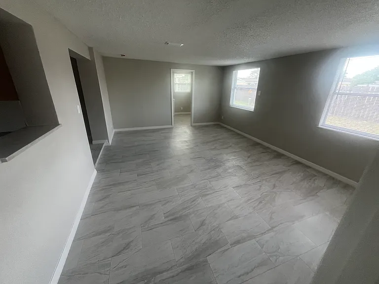 7121 King Arthur Dr — Photo 6