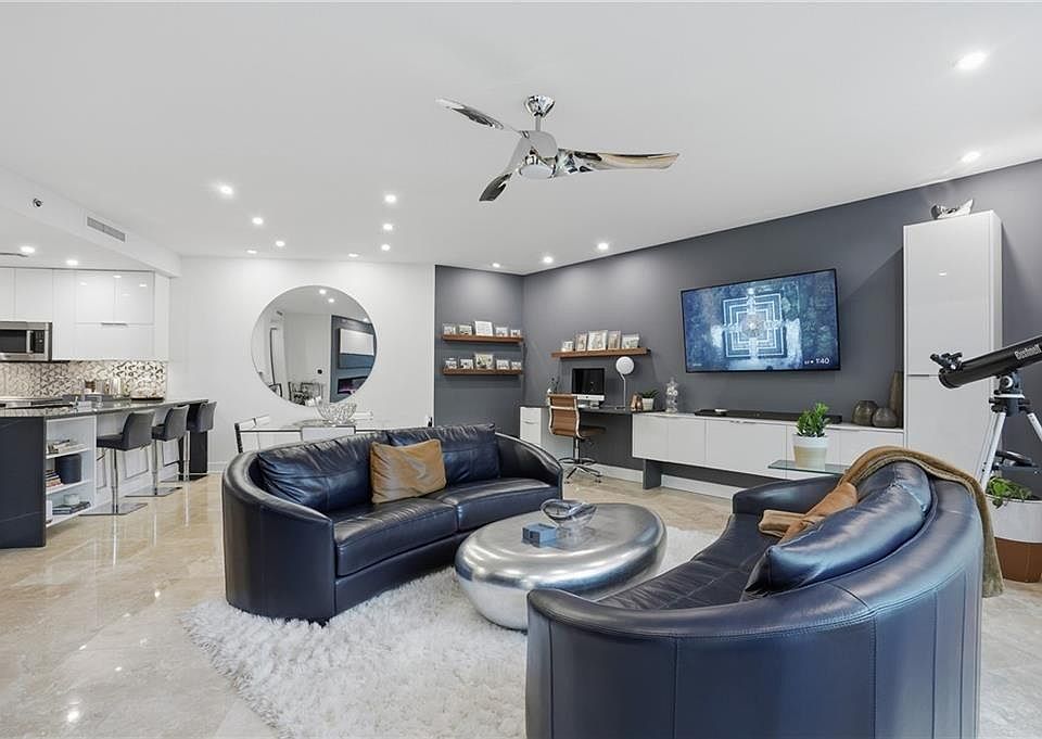 1st image of 700 Park Regency Pl NE APT 501