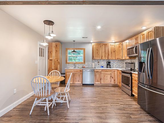 4th image of 1829 Westridge Blvd.