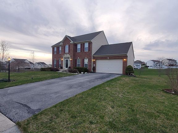 2 Firmin Way Hanover Pa 17331 Zillow