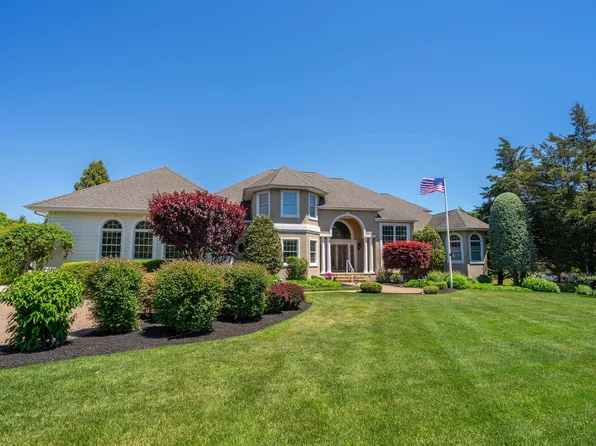 24 Cedar Meadow Dr, Cape May Court House, NJ 08210