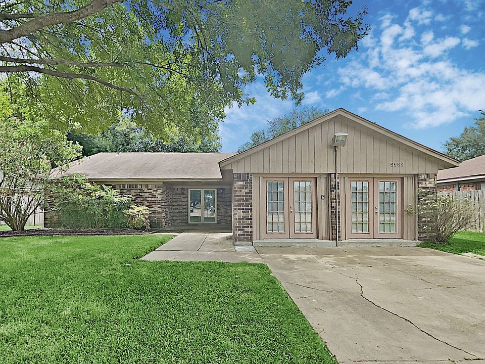 1st image of 3205 Park Meadows Ave
