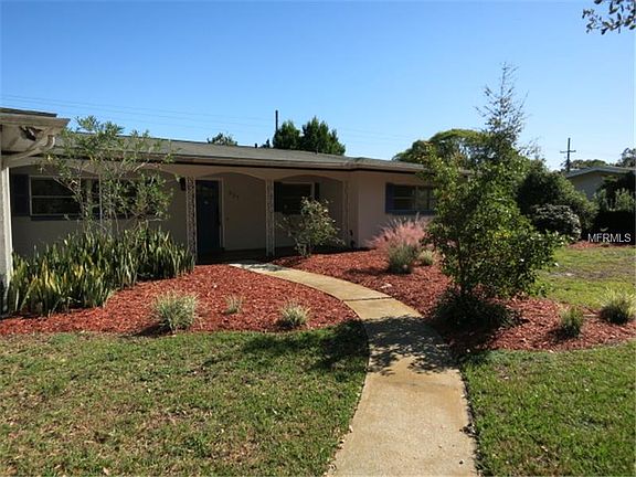2nd image of 527 Ensenada Dr
