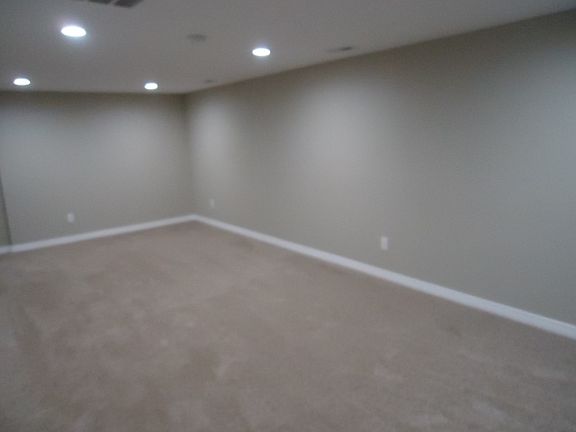 5th image of 105 Evans St