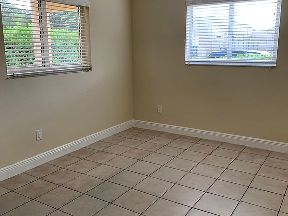 4th image of 430 NW 47th Ave