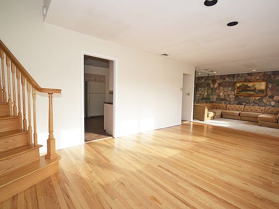 4th image of 147 Hamilton Ave