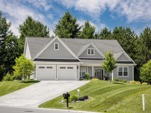 176 Vineyard Ridge Dr, Traverse City, MI 49686
