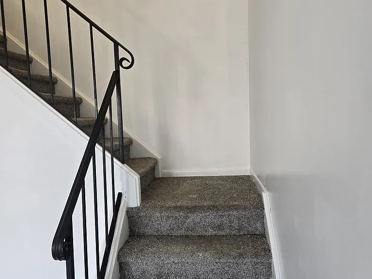 5946 Deerwood Ct — Photo 2