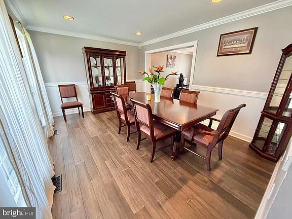 5th image of 24 Woodyfield Ln