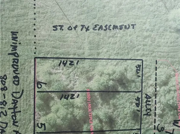 808-812 W Dayton Ave, Seadrift, TX 77983