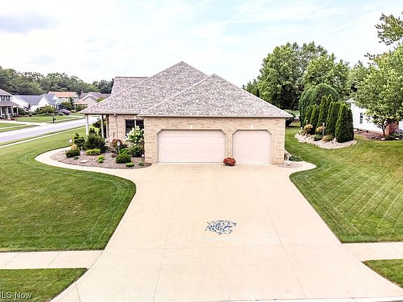 5th image of 1013 Park Village Dr