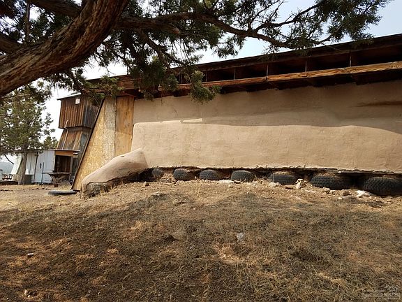 4th image of 1910 SE Eucalyptus Ln