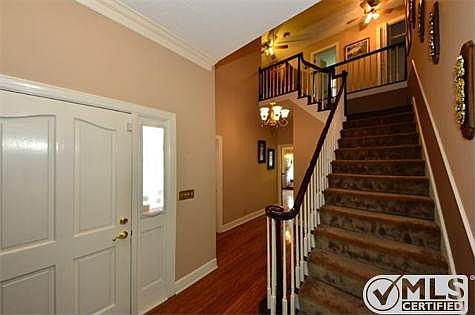 5th image of 303 Wellington Ct