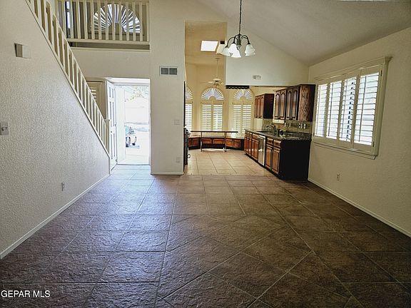 3rd image of 7129 Tierra Taos Dr