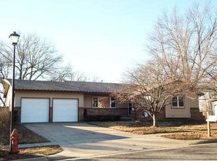 227 Frontier Dr, Mulvane, KS 67110