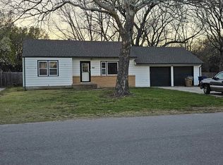 627 S Highland Dr, Andover, KS 67002