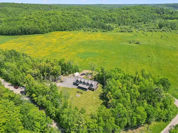 1105 Echo Beach Rd, Muskoka Lakes, ON P0B 1M0