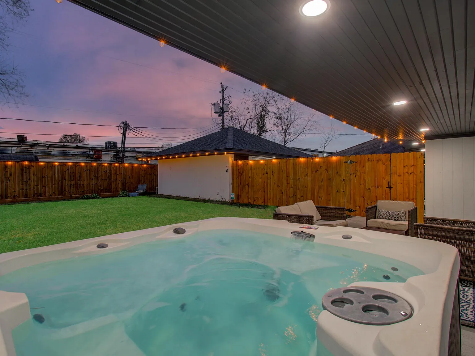 5 bed, 2206 sqft, $9,500 — Photo 2