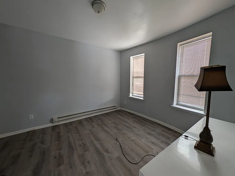 12 N Iowa Ave — Photo 10