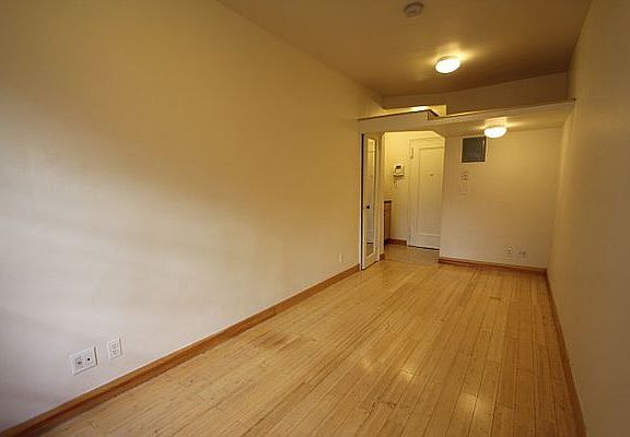 2nd image of 315 W 14th St APT 2E