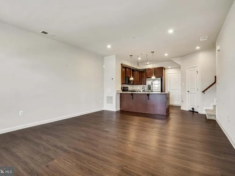 10016 Beerse St — Photo 2