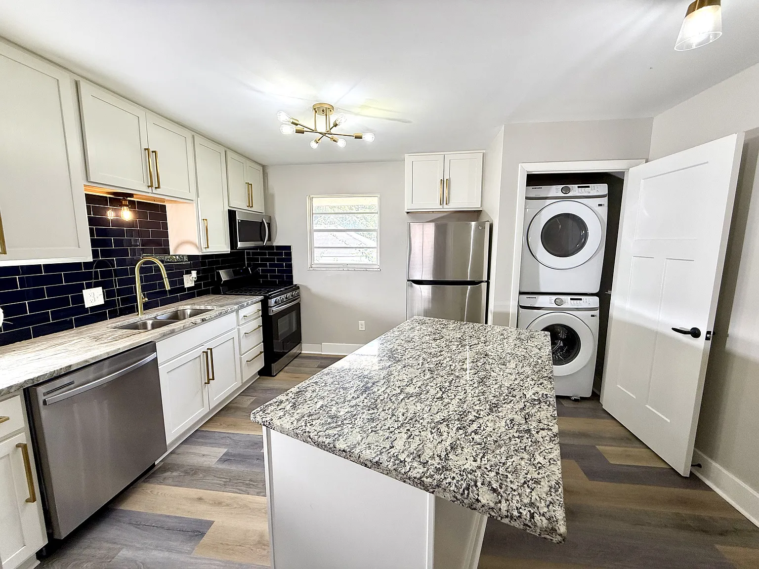 2 bed, 1000 sqft, $1,199 — Photo 4