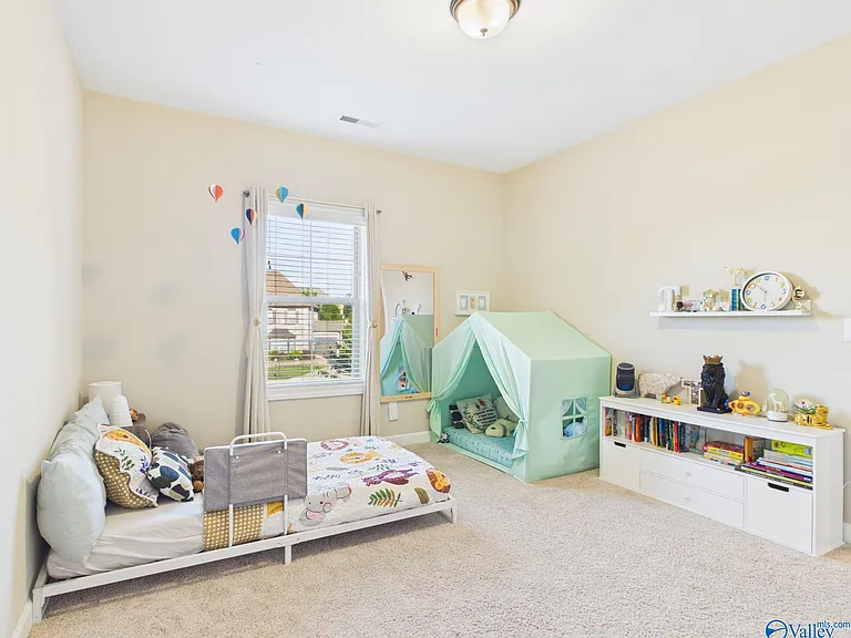 148 Kelso Blvd — Photo 18